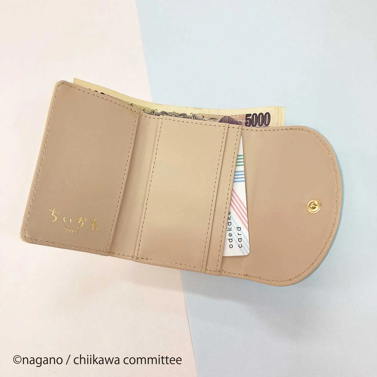 ちいかわ バッジ口金財布（ハチワレ） - Image 3