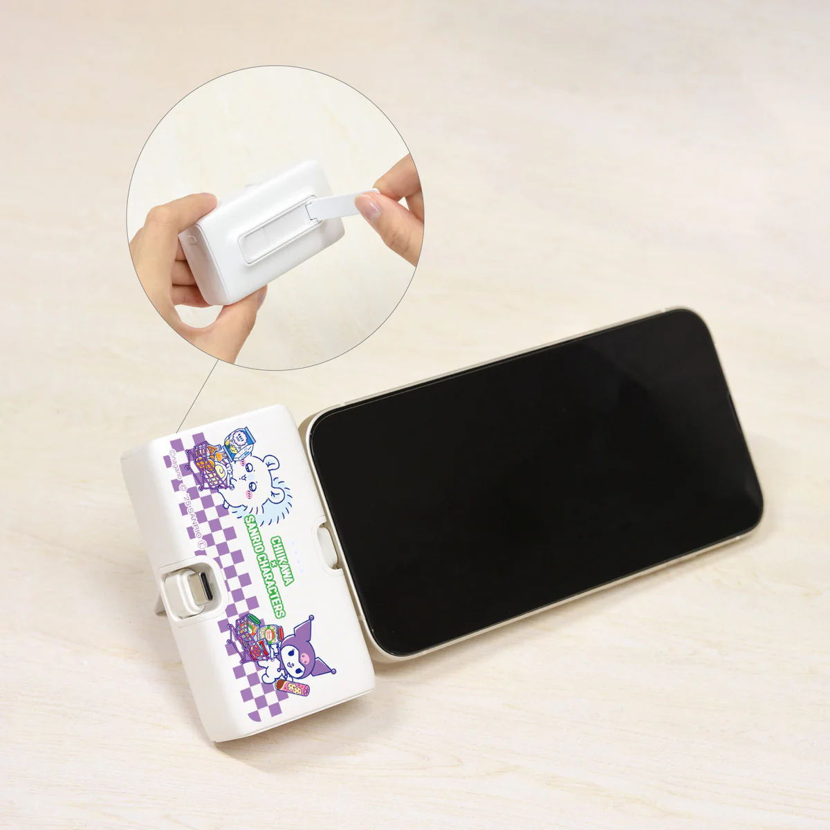 ちいかわ×サンリオキャラクターズ スーパーマーケットなLightning/Type-Cコネクタ付き リチウムイオン充電器 4000mAh(モモンガ&クロミ) - Image 3