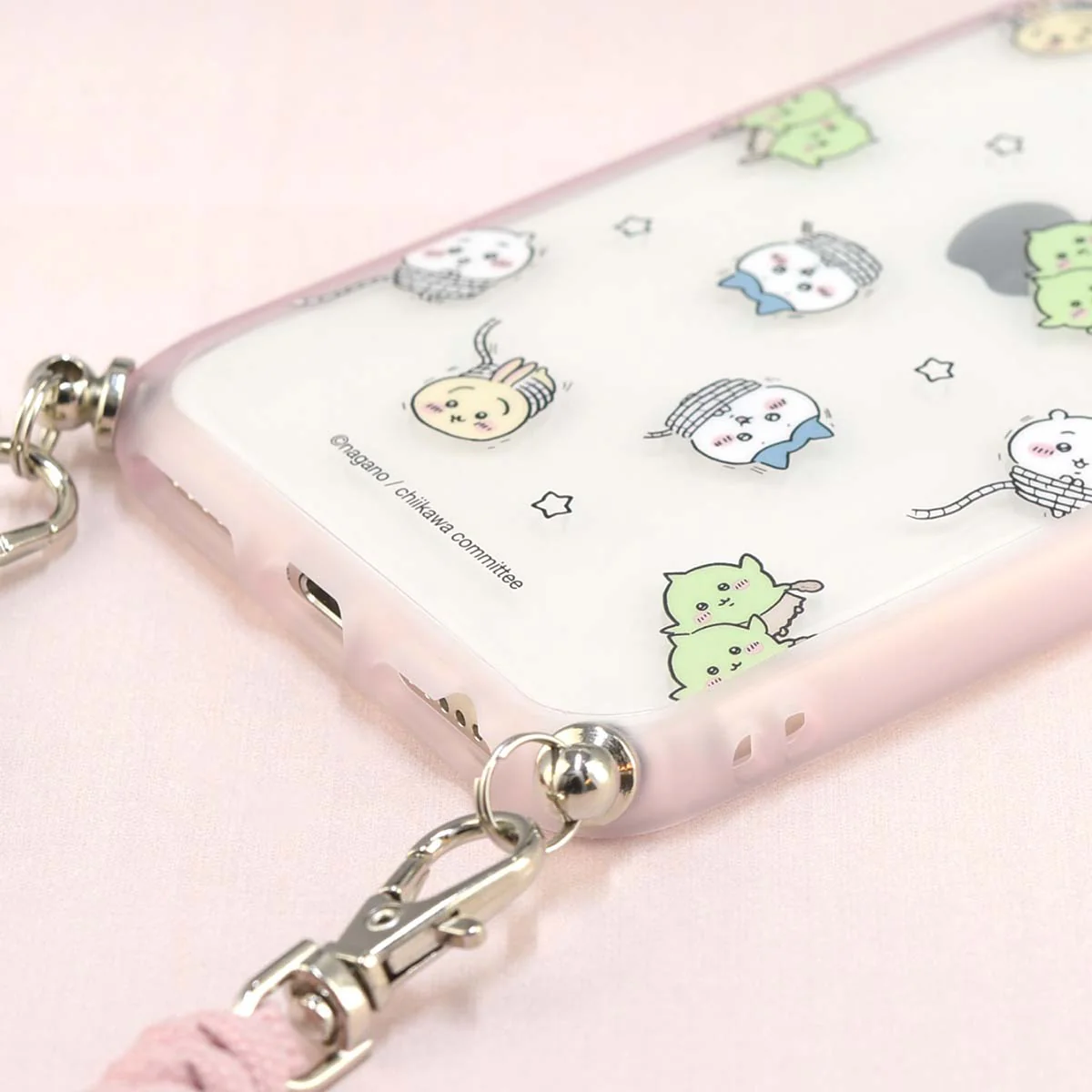 ちいかわ IIIIfit Loop iPhone対応 ケース(総柄) - Image 3