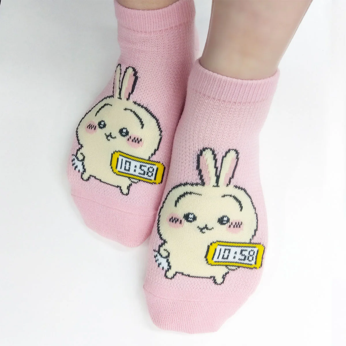 ちいかわ メッシュスニーカー丈ソックス(うさぎ時計) - Image 2