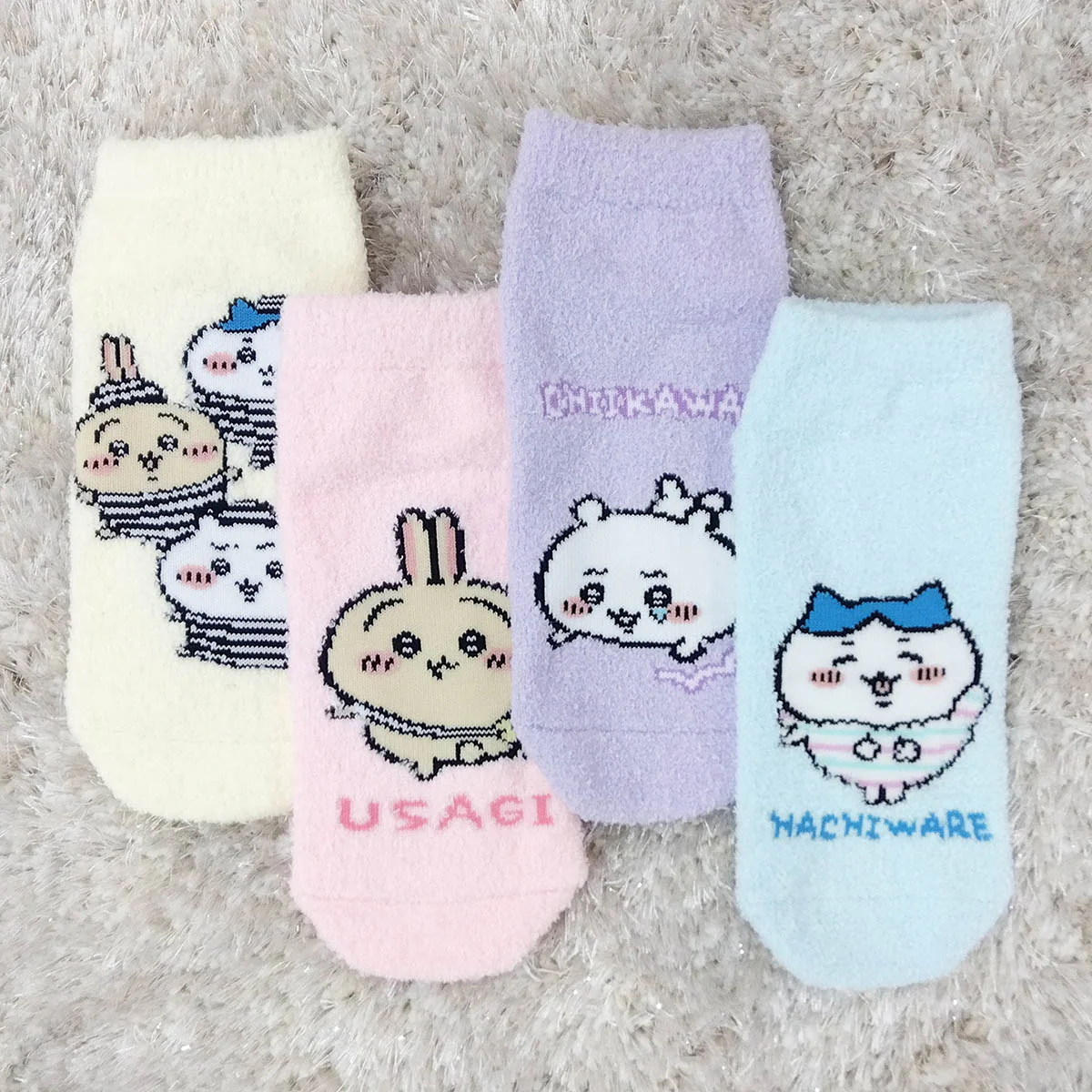 ちいかわ ふわもこスニーカー丈ソックス（囚人 クリーム） レディース用 - Image 2