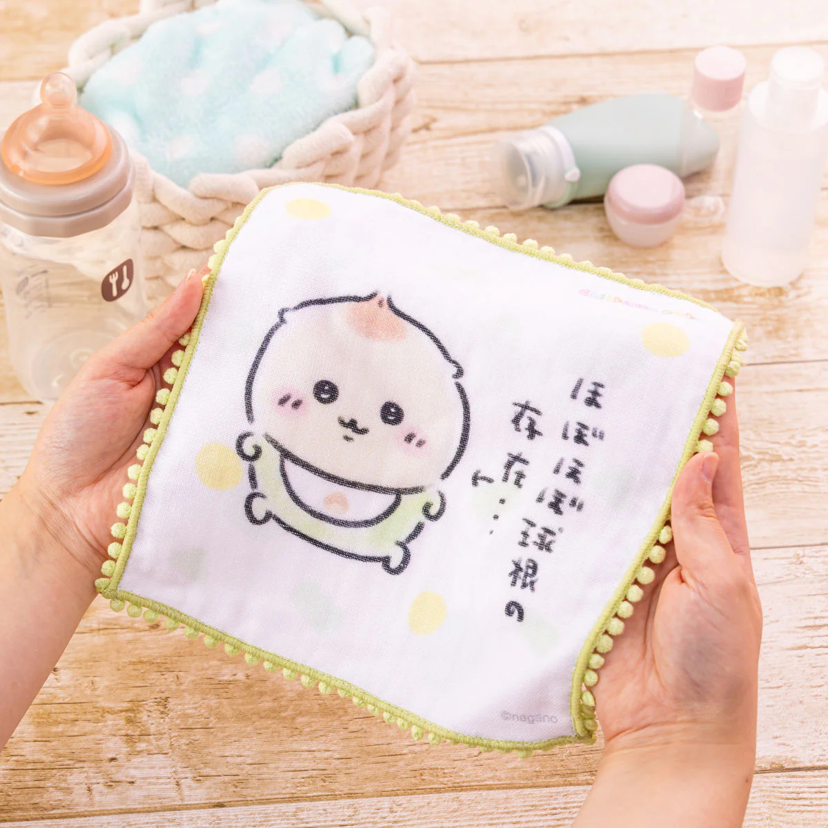 ちいかわ Chiikawa Baby ぽんぽんレース付きガーゼハンドタオル（積み木崩されちゃった） - Image 3