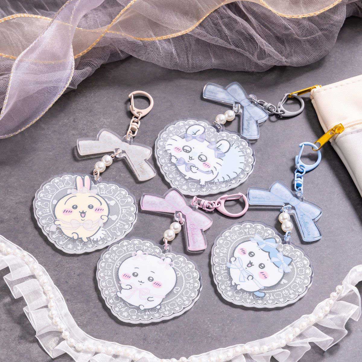 ちいかわ Go!HARAJUKU アクリルキーホルダー（リボン ちいかわ） - Image 3