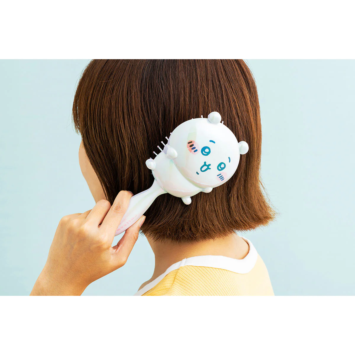 ちいかわ オーロラ ダイカットヘアブラシ(うさぎ) - Image 3
